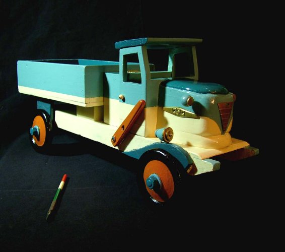 Piccoli restauri - Camioncino italiano 1930