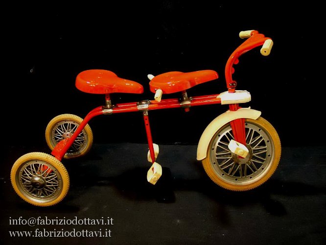 Piccoli restauri - Triciclo tandem